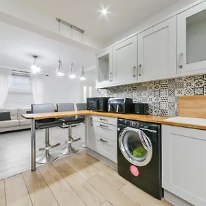 beckenham-serviced-house-for-families-corporate.cambridgehotelsuk.com/